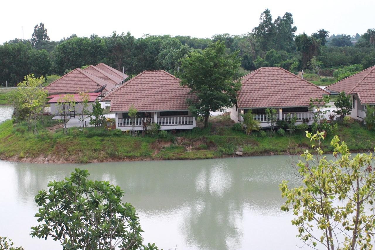 Pirom Lake And Resort Si Maha Phot Exterior photo